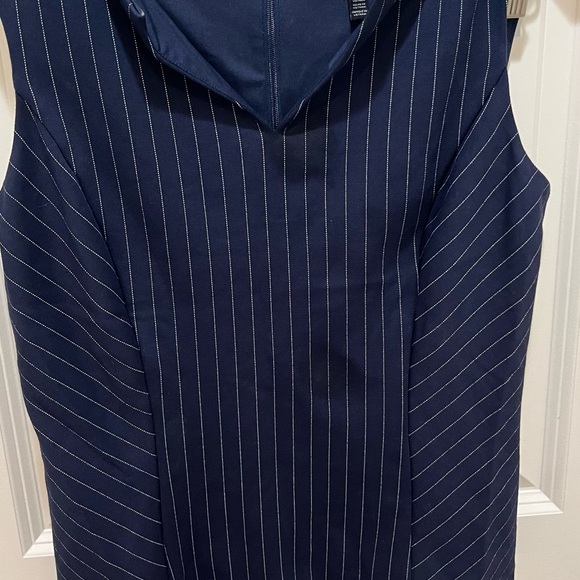 White House Black Market Blue Pleated Pencil Skirt and Top Suit Set Stretchy - Picture 6 of 8